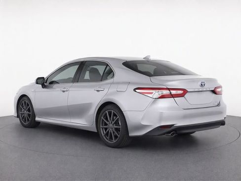 Certified 2020 Toyota Camry XLE FWD image 7