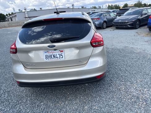 Used 2018 Ford Focus SE FWD image 5