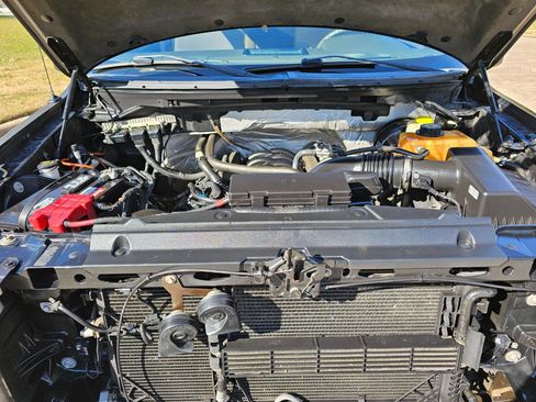 Used 2014 Ford F150 XLT w/ XLT Chrome Package image 28