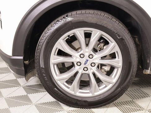 Used 2020 Ford Explorer XLT w/ Equipment Group 202A image 18