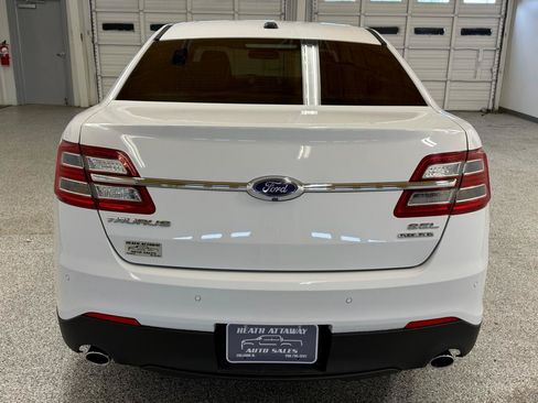 Used 2016 Ford Taurus SEL FWD image 3