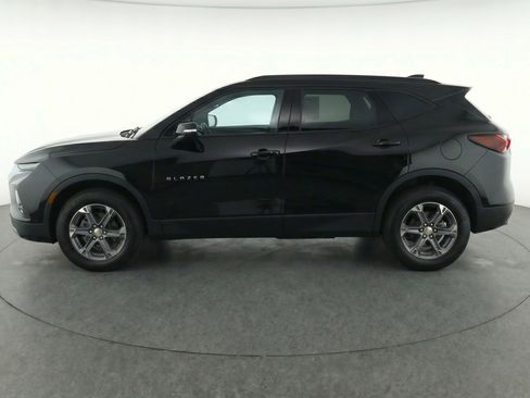 Used 2025 Chevrolet Blazer LT FWD image 5