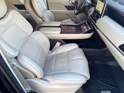Used 2018 Lincoln Navigator L Reserve w/ Technology Package image 15
