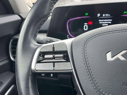 Used 2023 Kia Telluride EX w/ EX Captain's Chair Package image 20