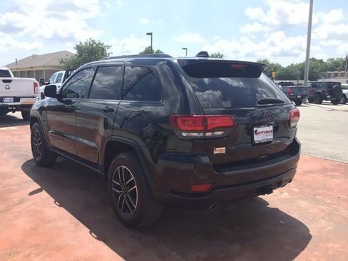Used 2019 Jeep Grand Cherokee Trailhawk w/ Trailhawk Luxury Group image 3
