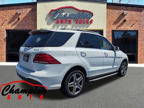 Used 2016 Mercedes-Benz GLE 400 4MATIC image 4