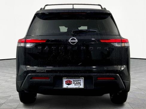 Used 2022 Nissan Pathfinder SV w/ SV Black Package image 6
