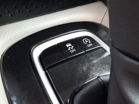 Used 2023 Toyota Corolla Cross L AWD/4WD image 28
