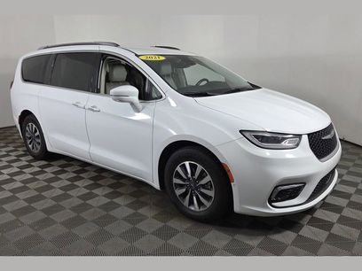 Used 2021 Chrysler Pacifica Touring-L