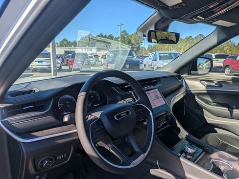 New 2025 Jeep Grand Cherokee Limited AWD/4WD image 33
