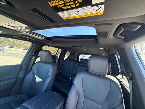 Used 2023 Lexus LX 600 4WD w/ Luxury Package image 22