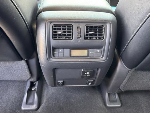 Used 2015 Nissan Pathfinder Platinum w/ Cargo Package FWD image 30