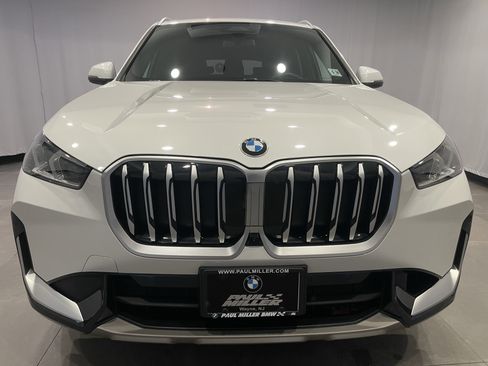 Used 2025 BMW X1 xDrive28i w/ Technology Package image 2