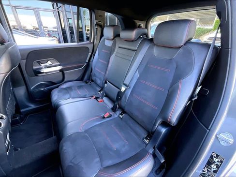 Used 2022 Mercedes-Benz GLB 250 image 14