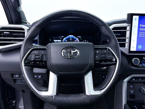 Used 2024 Toyota Tundra Platinum AWD/4WD image 34