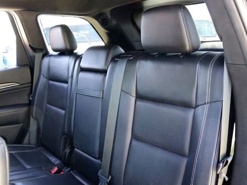Used 2015 Jeep Grand Cherokee Limited w/ Luxury Group II image 25