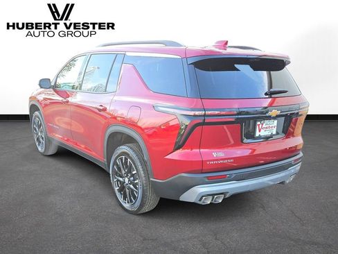 New 2026 Chevrolet Traverse LT w/ Sun and Wheel Package FWD image 8