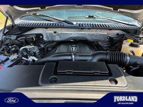 Used 2017 Lincoln Navigator Select AWD/4WD image 21