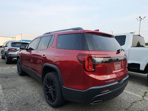 Used 2023 GMC Acadia SLT w/ Elevation Edition FWD image 3