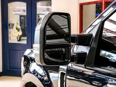 Used 2021 Ford F250 Lariat w/ Chrome Package image 32