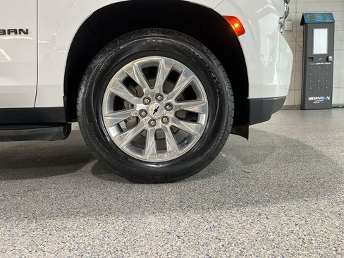 Used 2023 Chevrolet Suburban Premier image 41