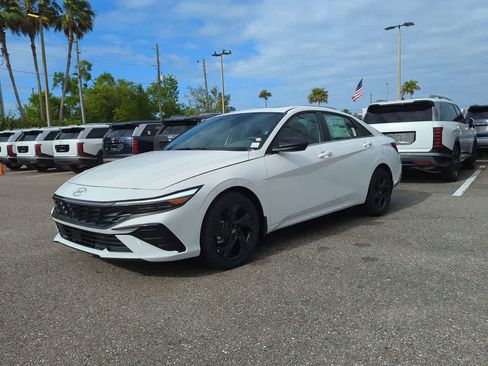 New 2026 Hyundai Elantra SEL Sport FWD image 2