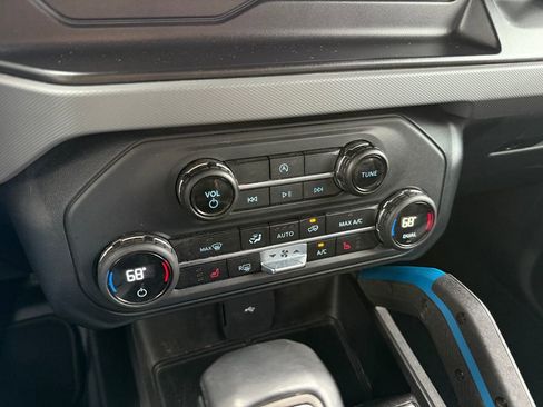 Used 2023 Ford Bronco Black Diamond AWD/4WD image 37