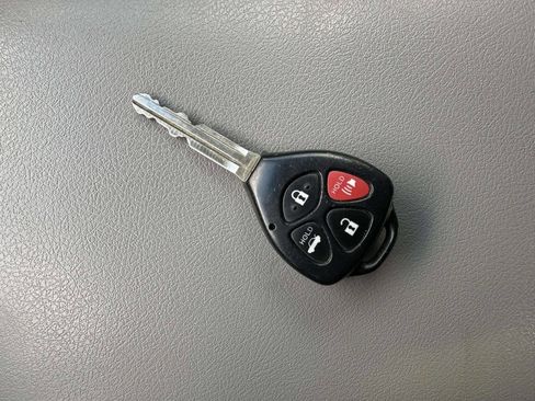 Used 2011 Toyota Camry LE FWD image 31