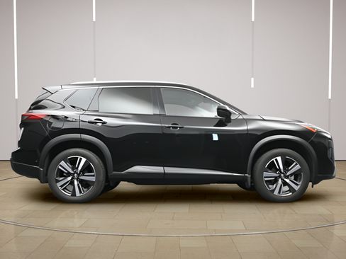 Certified 2025 Nissan Rogue SL w/ SL Premium Package FWD image 26