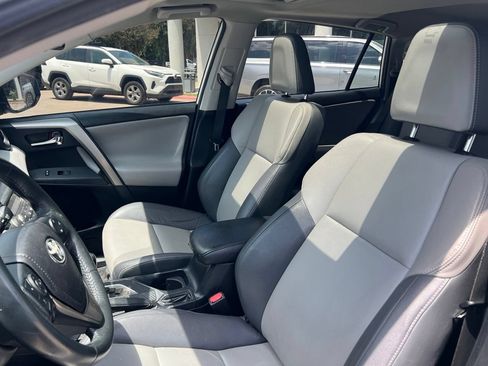 Used 2015 Toyota RAV4 Limited AWD/4WD image 9