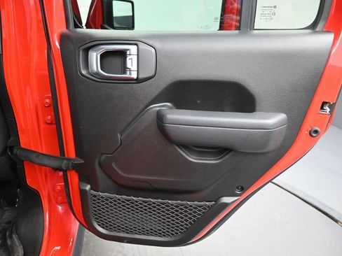 Used 2024 Jeep Gladiator Sport image 16