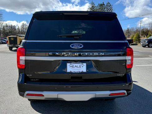 Used 2024 Ford Expedition Max XLT image 6