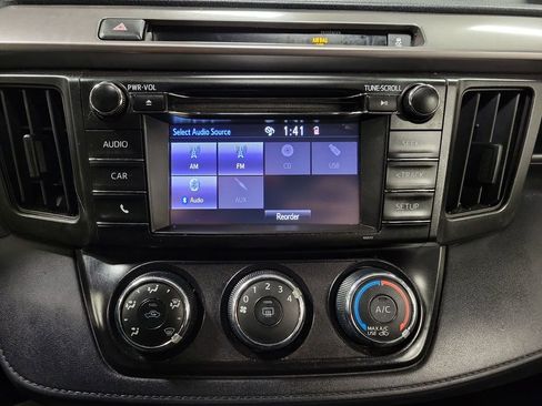 Used 2016 Toyota RAV4 LE image 17