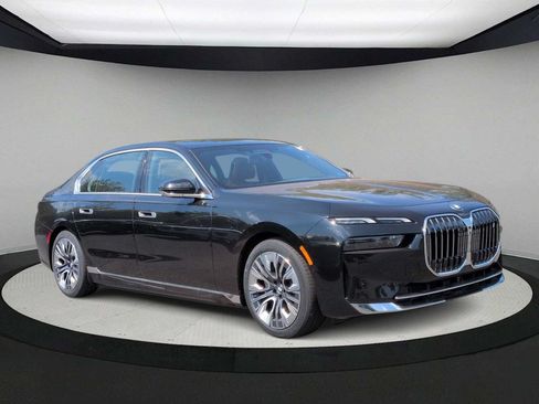 Used 2026 BMW i7 xDrive60 RWD image 2