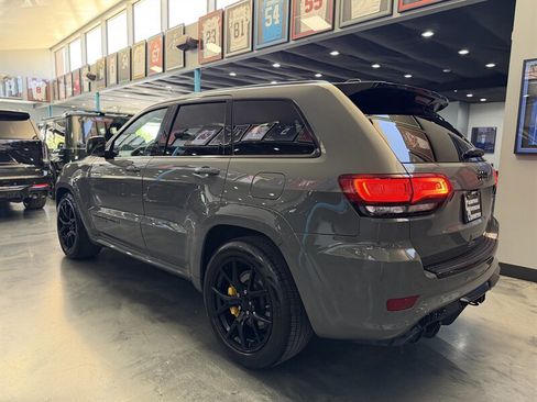 Used 2021 Jeep Grand Cherokee Trackhawk AWD/4WD image 7
