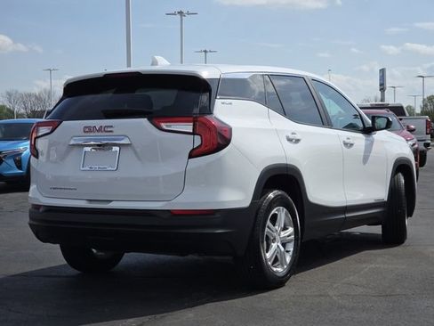 Used 2023 GMC Terrain SLE image 17