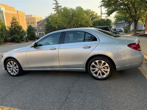 Used 2019 Mercedes-Benz E 300 4MATIC image 13