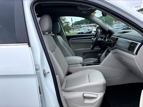 Used 2021 Volkswagen Atlas SE FWD image 28