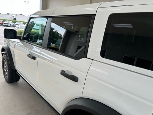 Used 2025 Ford Bronco Badlands AWD/4WD image 11