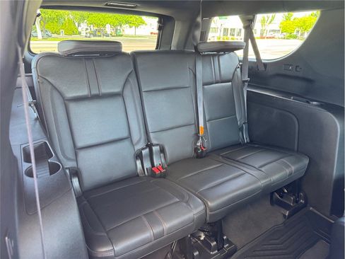 Used 2024 Chevrolet Suburban RST w/ Luxury Package RWD image 43