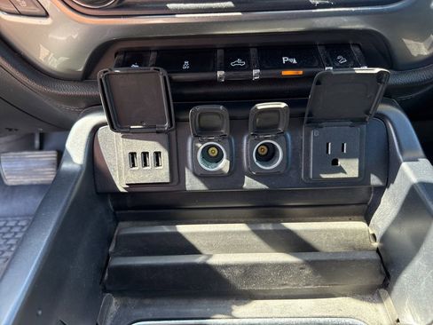 Used 2015 Chevrolet Silverado 2500 LTZ AWD/4WD image 29
