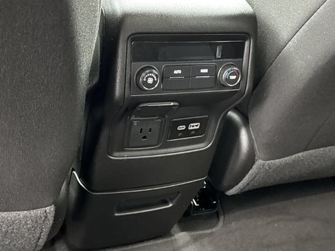 Used 2023 GMC Acadia SLE w/ Driver Convenience Package FWD image 13