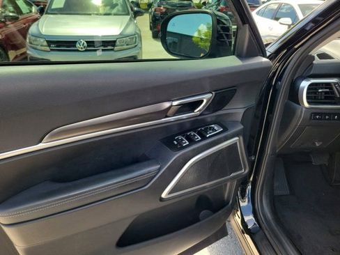 Used 2024 Kia Telluride S FWD image 23