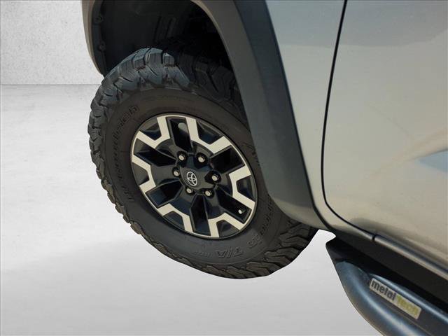Certified 2017 Toyota Tacoma TRD Off-Road w/ Tow Package RWD image 10