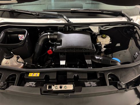 Used 2023 Mercedes-Benz Sprinter 2500 image 69