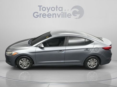 Used 2018 Hyundai Elantra SE w/ Cargo Package image 4