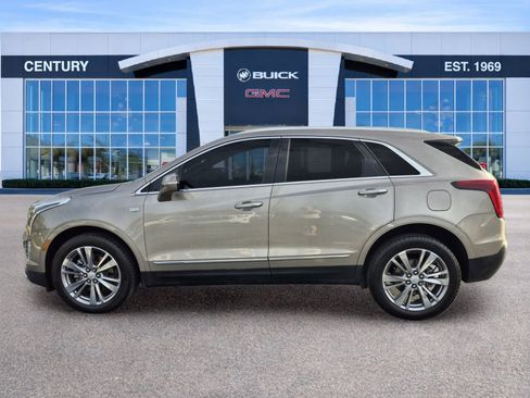 Used 2023 Cadillac XT5 Premium Luxury w/ Technology Package FWD image 7