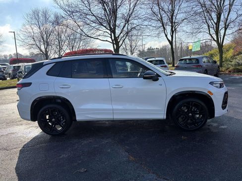 New 2026 Volkswagen Tiguan SE R-Line image 8