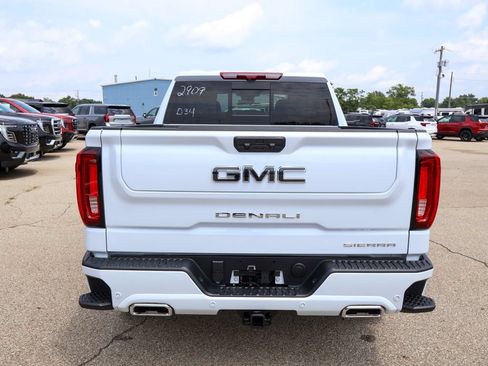 New 2026 GMC Sierra 1500 Denali Ultimate w/ LPO, Black Badging Package AWD/4WD image 4