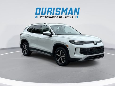 New 2026 Volkswagen Tiguan SE AWD/4WD image 2